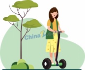 清新户外休闲滑板女孩矢量图