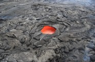 火山口岩浆图片