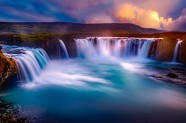 冰岛瀑布风景图片
