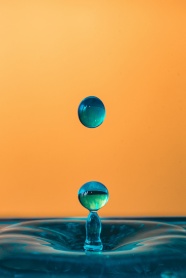 水滴创意摄影图片