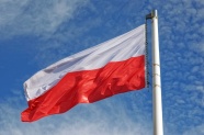 飘扬波兰旗帜图片