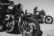 摩托车车手速度比赛图片