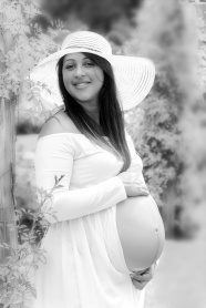 孕妇大肚子黑白照图片