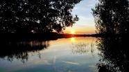 唯美日落湖泊风景图片