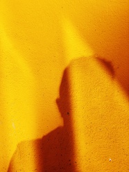 黄色磨砂墙壁背景图片
