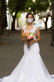 戴口罩新娘婚纱图片