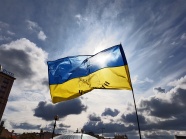 乌克兰国旗飘扬图片