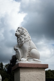 威武石狮雕像图片