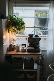 桌子咖啡机咖啡杯图片