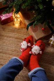 穿红色圣诞袜的人图片