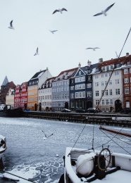 冬季欧洲小镇风景图片