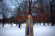 冬季树林貂绒大衣美女图片