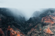 云雾缭绕山脉风光图片