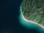 环岛海域树林风景图片