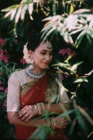 身穿印度服饰的美女图片