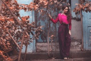 现代装印度美女写真图片