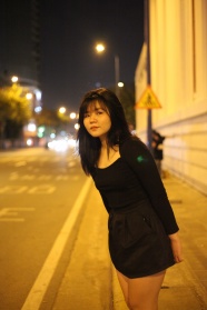 夜晚街拍亚洲美女图片