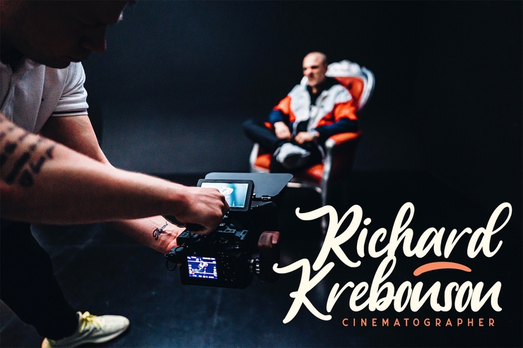 Anjelica Script字体 5