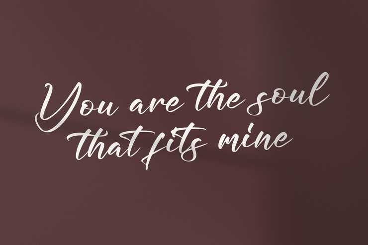 Mallory Santiago字体 1