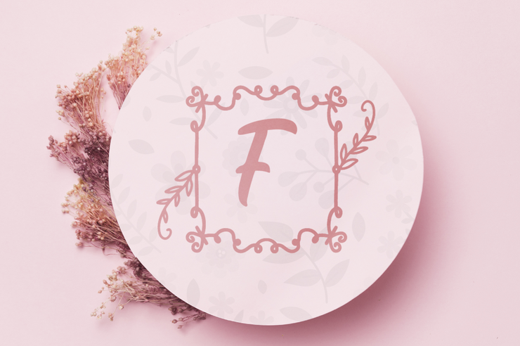 Square Lily Monogram字体 1