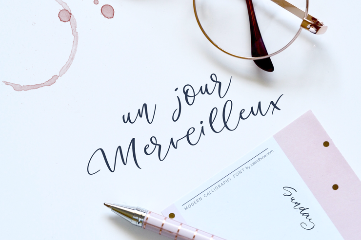 Un Jour Merveilleux字体 3