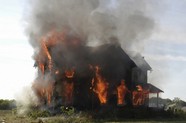 高清火烧房子图片下载
