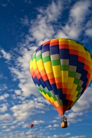 天空热气球高清图片