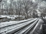 下雪天公路图片