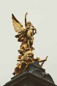 白金汉宫胜利女神雕塑图片