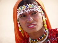 印度装扮妇女头像图片