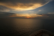 海上黄昏自然风景图片