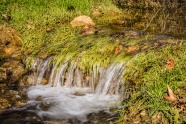 小溪流水风景图片