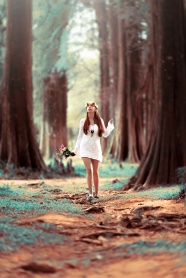 森林系列欧美女孩图片