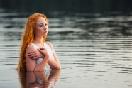 欧美优优人体水中美女摄影