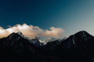 高山峻岭风景图片