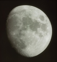 月球黑白摄影图片