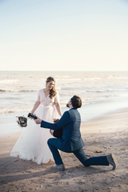 海边外景婚纱摄影图片