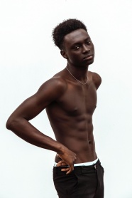 黑人男性人体艺术图片