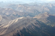 高峰山脉景观图片