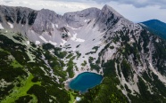 山脉温泉图片