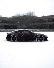 下雪天雪地汽车图片
