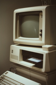 老式台式电脑图片