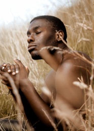 黑人帅哥人体艺术摄影图片