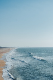 蓝色大海沙滩图片