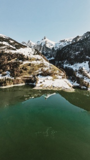 雪域高山湖泊风景图片