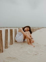 沙滩美女性感图片写真