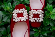 红色珍珠婚鞋图片