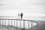 海边黑白婚纱摄影图片