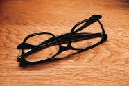 黑框装饰眼镜图片