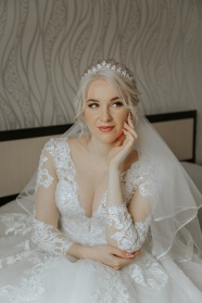 白色婚纱新娘图片